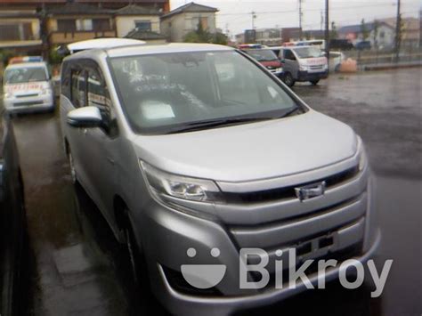 Toyota Noah X Push 2 Door Power 2018 For Sale In Basundhara Bikroy