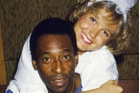 Pelé se vestia de mulher no sexo Entenda o fetiche do Rei do Futebol