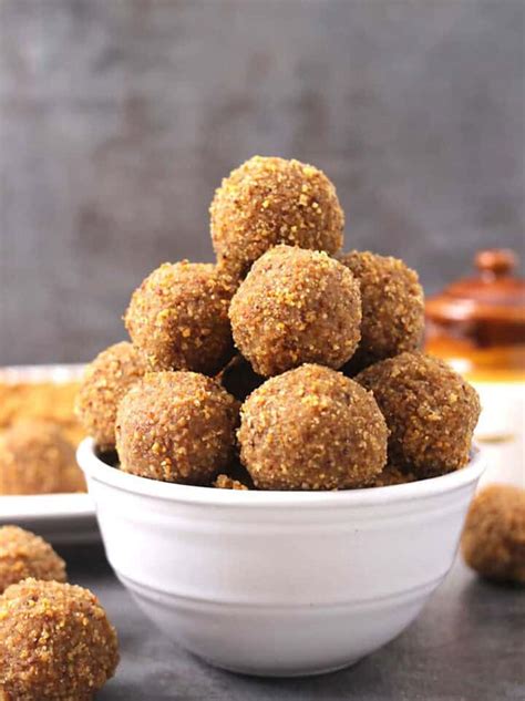 Sunnundalu Urad Dal Laddu Recipe Cook With Kushi