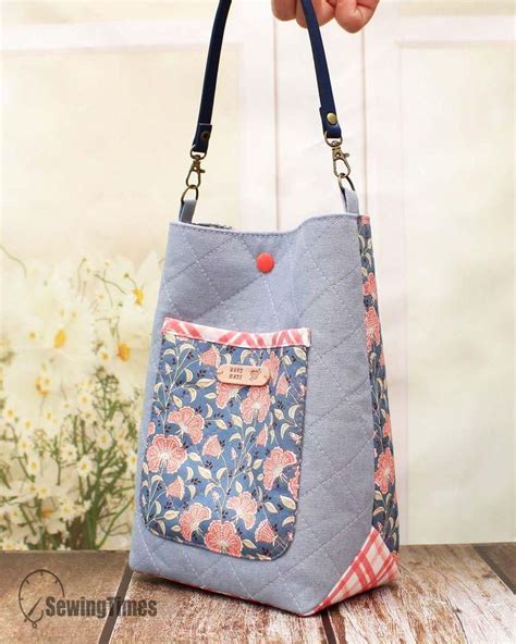 Pin By Blanca Fuentes On Bolsos Tote Bags Sewing Patchwork Bags