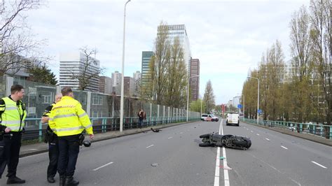 Motorrijder Ernstig Gewond Bij Ongeval Op Schenkviaduct In Den Haag