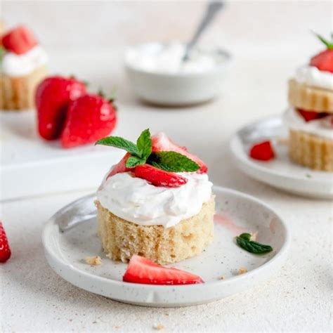 Mini Strawberry Shortcake Cake Recipe