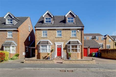 Property For Sale In Durley Avenue Pinner Ha5 Buy Properties In