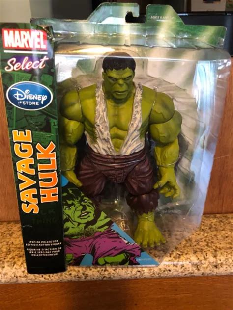 Diamond Select Toys Marvel Select Savage Hulk Action Figure