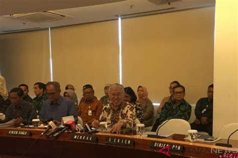 Kemendag Revisi Aturan Impor Baja ANTARA News