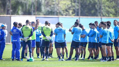 Treino Do Gr Mio Tem Participa O De Jovens Incluindo O Novo Gustavo