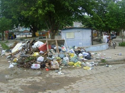 S O Gon Alo Por Inteiro Lixo Se Acumula Em Ruas Do Bairro De Santa