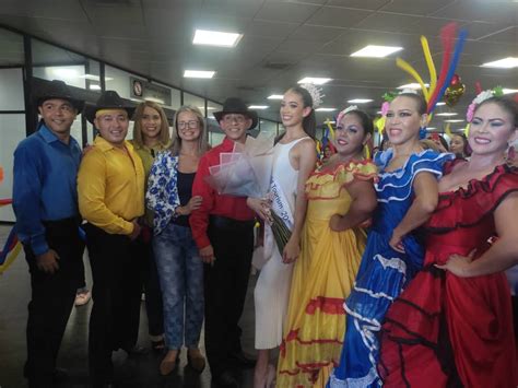 Gobernaci N Del Zulia Recibi Con Danzas Y M Sica A Miss World Tourism