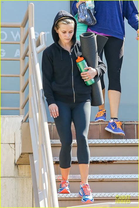 Reese Witherspoon Mud Behind The Scenes Clip Watch Now Photo
