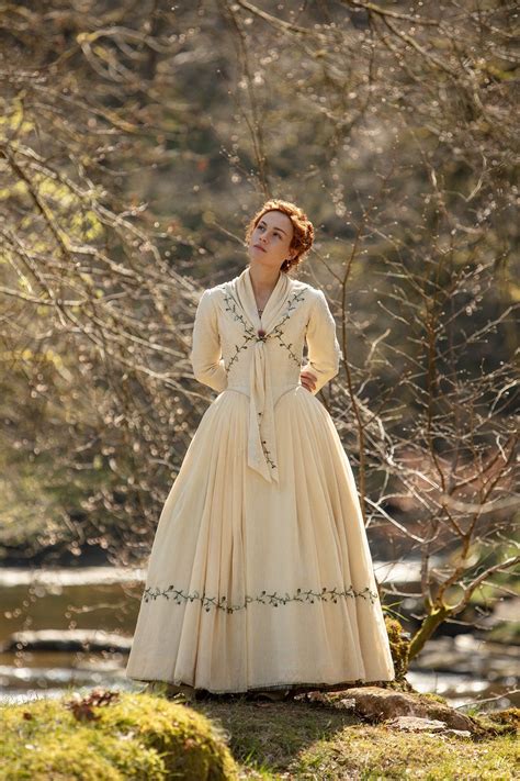 An Exclusive First Look At Brianna And Rogers Wedding From Outlander