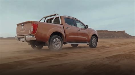 Duel Dans Le Désert Pour Le Nouveau Nissan Navara