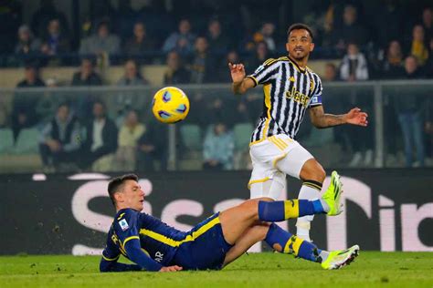 Verona Juventus Infortunio Per Danilo Le Condizioni