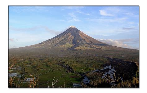 Philippines Hiking | Mountains | Treks: The Beauty of Mayon Volcano