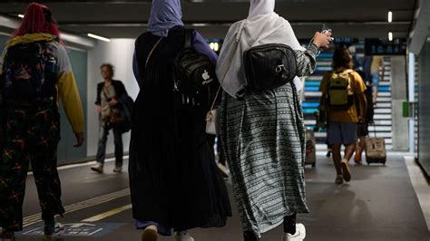 Abaya à lécole le Conseil dÉtat valide linterdiction au nom de son