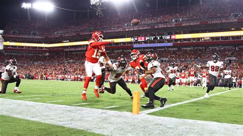 patrick mahomes  jaw dropping touchdown flip  bucs
