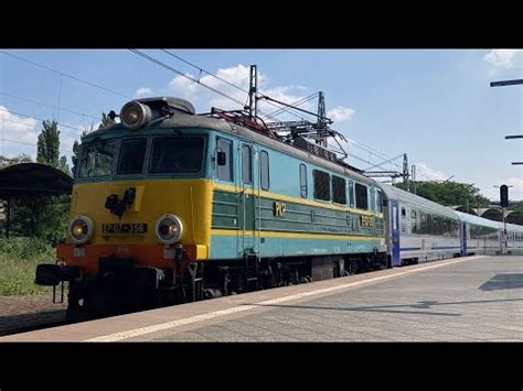 Wjazd EP07 356 z pociągiem IC 48102 Szyndzielnia do Wrocławia Głównego