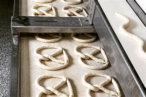 Bakery Dutch Country Soft Pretzels