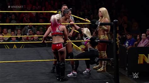 Mandy Rose taking on three opponents at once in her debut : r/MandyRoseSubreddit