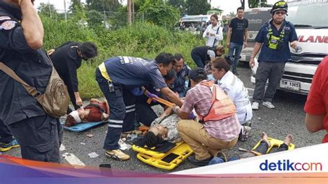 Korban Kecelakaan Maut Yang Tewaskan 17 Orang Di Thailand Dievakuasi