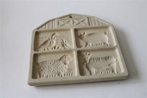 Pampered Chef S Vintage Farmyard Friends Stoneware Cookie Mold Barn