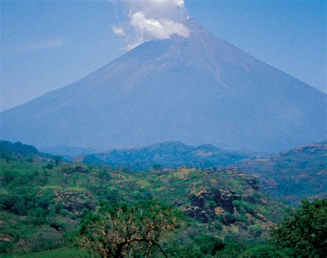 Surfing in Guatemala – Guide to Best Surf Spots & Seasons | Stormrider