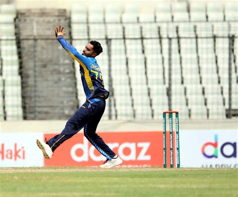 Dhananjaya de Silva shapes to hit his delivery stride | ESPNcricinfo.com