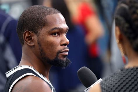 Kevin Durant Caught Creeping On Nude Instagram Live Show While Dealing With COVID 19 VIDEO PIC