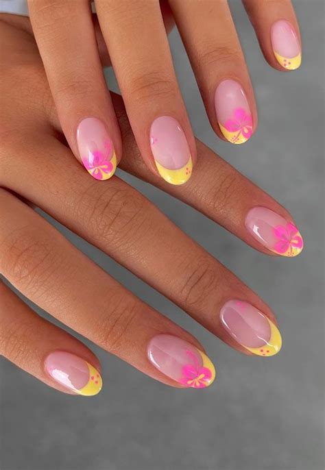 40 Spring Nail Ideas To Brighten Your Look Hibiscus Flowers Yellow