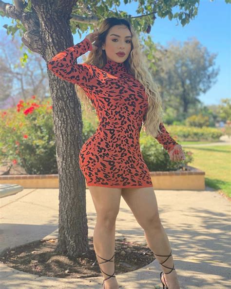 209 Mil Me Gusta 375 Comentarios Leslie Aguilar 🧿 Leslieaguilar