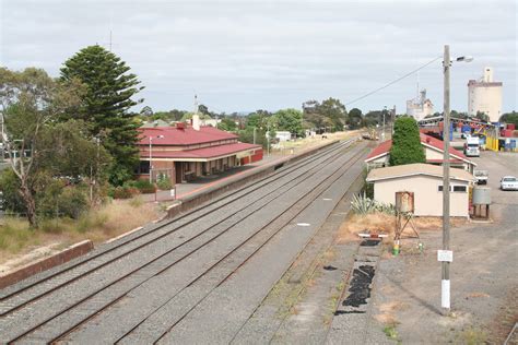 200911054629 Horsham Station Horsham Railway Station Hor Flickr