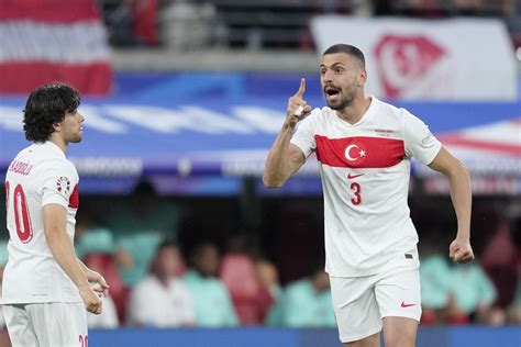 Demiral Manda La Turchia Ai Quarti Degli Europei Austria Battuta