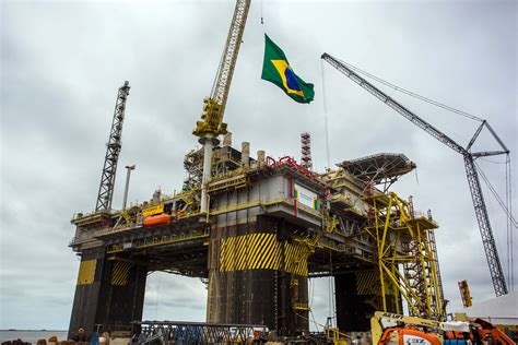 Produção de petróleo e gás natural da Petrobras cresce 0 8 em abril