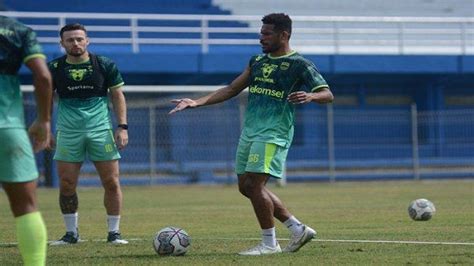 Ricky Kambuaya Sudah Gabung Ke Skuat Persib Bandung Jelang Lawan