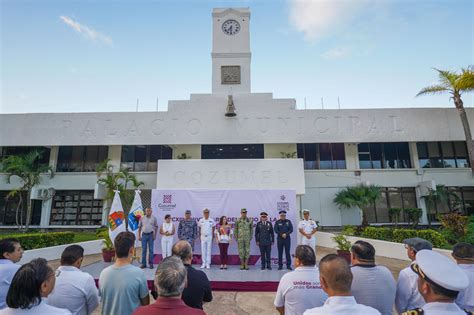 Encabeza Juanita Alonso Ceremonia Para El Inicio Del Desfile C Vico