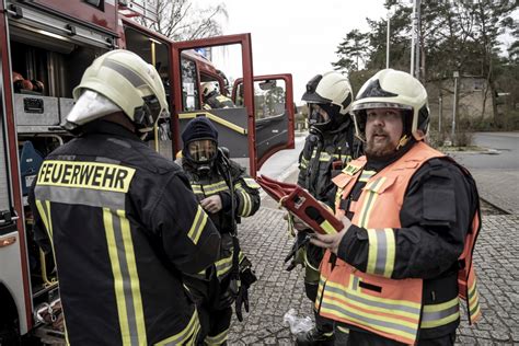 Michendorfer Feuerwehren Ben Ernstfall An Der Grundschule Wildenbruch