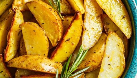 Batata assada no forno muito fácil de fazer sabor maravilhoso para