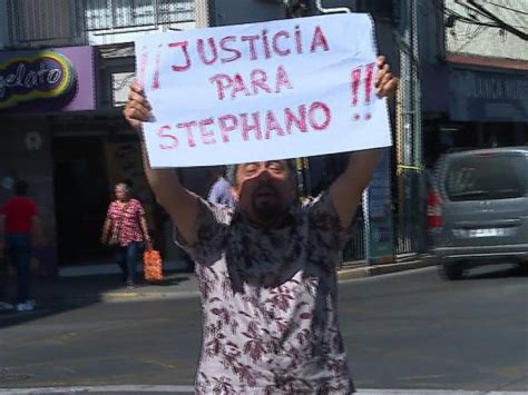 Familiares y vecinos de Quilpué reclaman justicia por joven asesinado