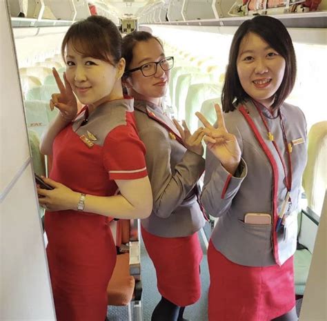 Taiwan Far Eastern Air Transport cabin crew old uniform ファーイースタン航空