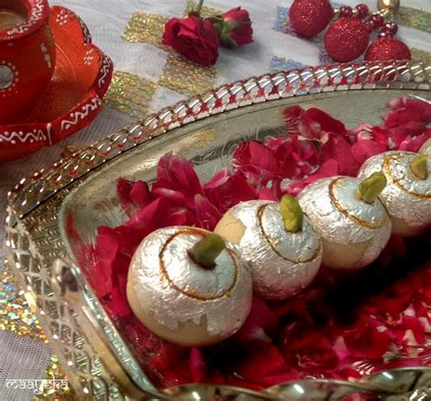 Kaju Gulkand Ladoo Recipe Cashew And Rose Jam Fudge Maayeka