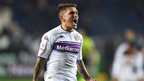 Fiorentina Torreira Perde Un Dente A San Siro La Foto Dopo L 1 1