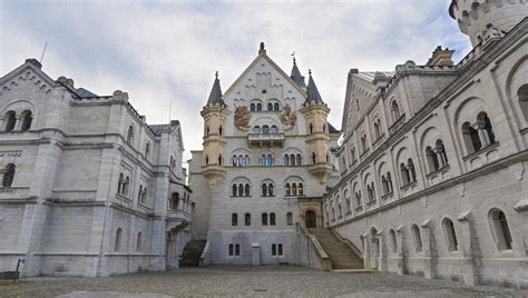 The Dramatic History Behind Neuschwanstein Castle | The Discoverer