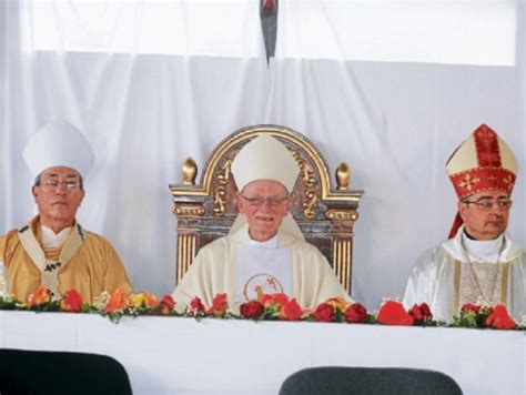 CatÃ³licos presencian ordenaciÃ³n del nuevo jerarca eclesial del sur