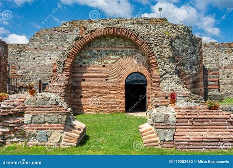 Restos De La Ciudad Romana De Gamzigrad Felix Romuliana En Serbia Foto