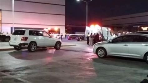 Atacan A Balazos A Pareja En Un Centro Comercial De Santiago De