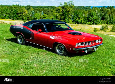 1971 Plymouth Hemi Barracuda Stock Photo - Alamy