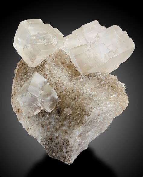 Halite (Rock Salt) - Mineral Properties, Photos and Occurence