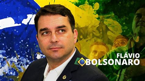 Vamos erguer a cabeça Filho de Bolsonaro quebra silêncio após derrota