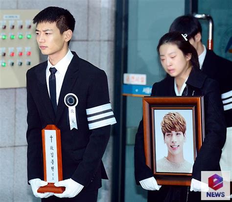 SHINee Jonghyun's Funeral And Burial Are Happening Right Now