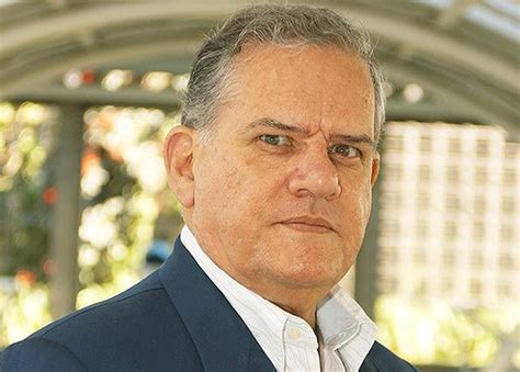 Presidente De Conselho Da Petrobras Renuncia Ao Cargo