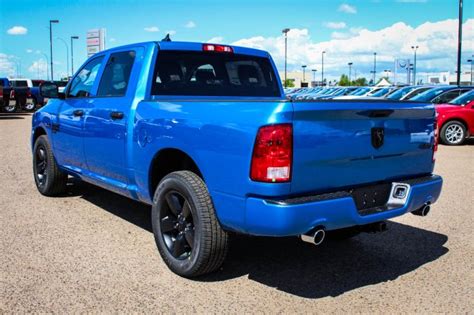 New 2019 Ram 1500 Classic Express Blackout Crew Cab Crew Cab Pickup In Knight Dodge 5k309